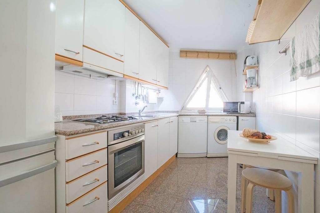 1-Minute Walk To The Metro And 2 To The Supermarket Lisboa Εξωτερικό φωτογραφία